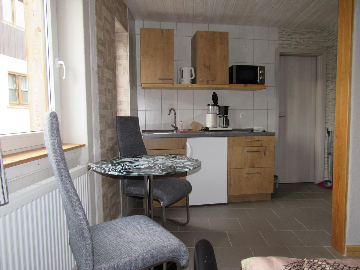 Langscheid  Ferienapartments Am Dorfplatz מראה חיצוני תמונה