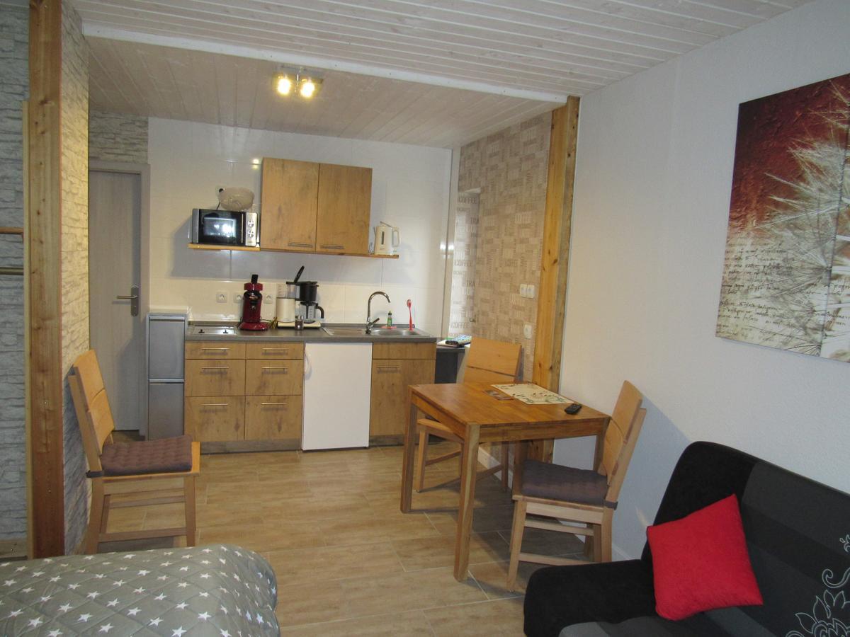 Langscheid  Ferienapartments Am Dorfplatz מראה חיצוני תמונה