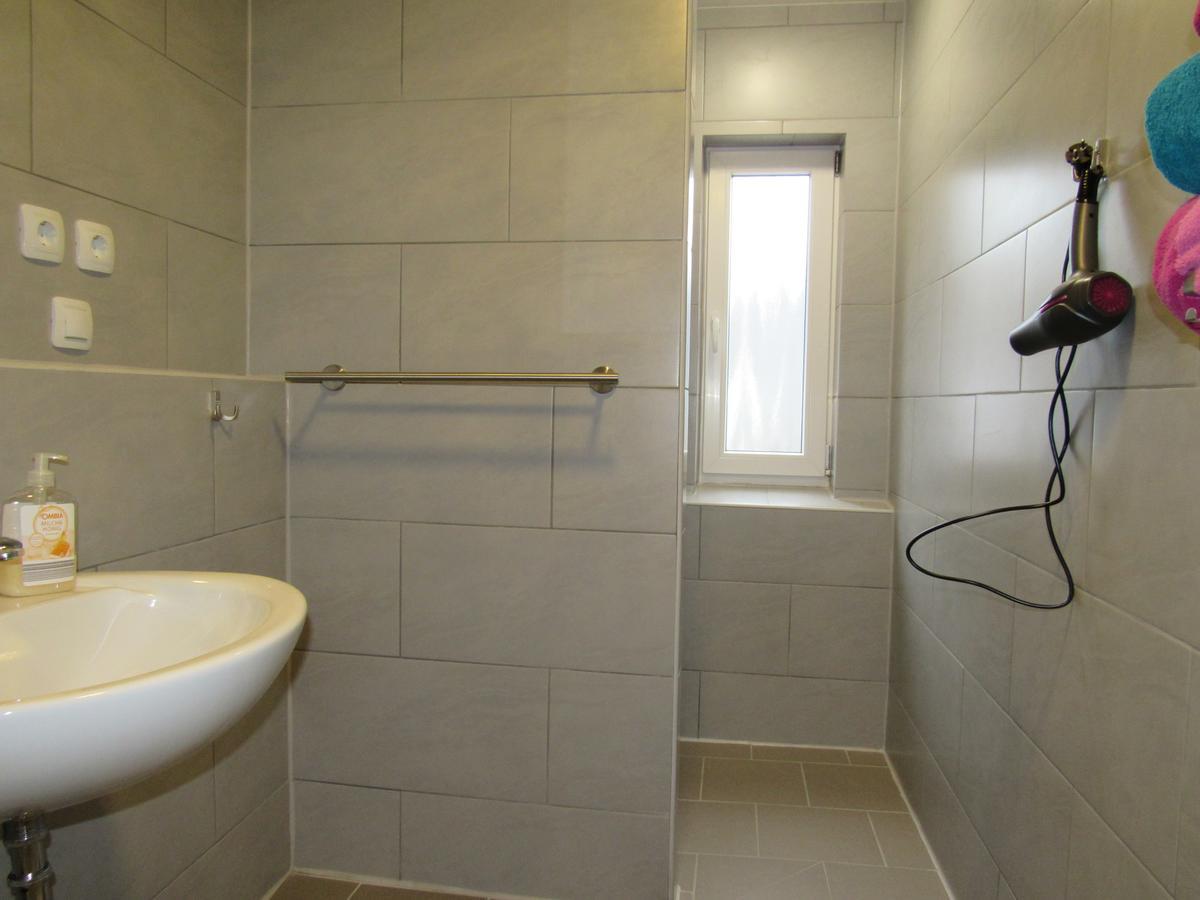 Langscheid  Ferienapartments Am Dorfplatz מראה חיצוני תמונה